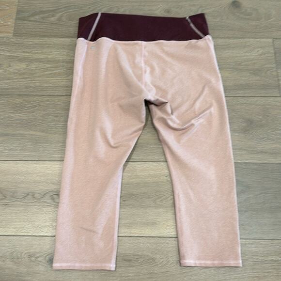 FABLETICS Heathered Pink Maroon High Rise Cropped Active Capri Bottoms Size XL - Picture 3 of 13